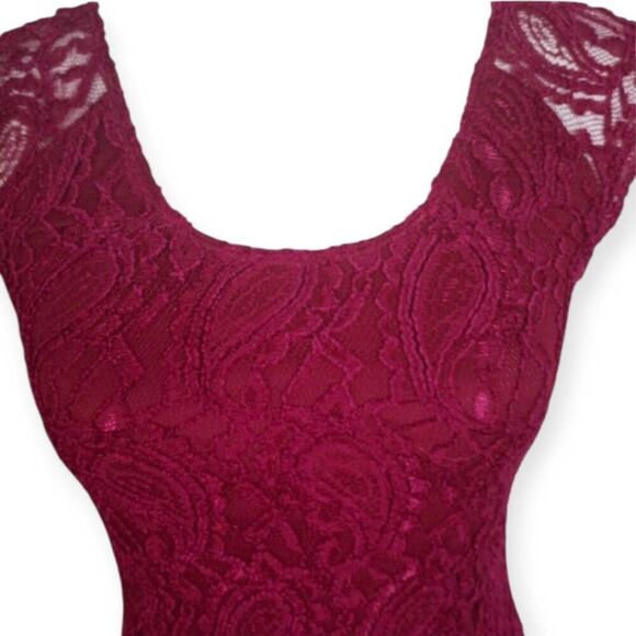 WET SEAL BURGUNDY LACE BODYCON DRESS SZ.S EUC. - Picture 2 of 5